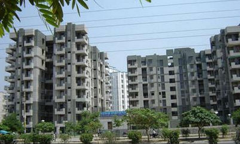 3 bhk flat for sale in Rashi Apartment